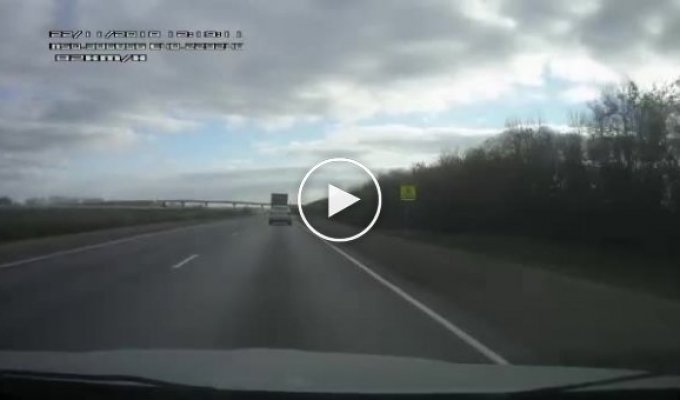 Отлетевшее колесо привело к ДТП с пожаром в Воронежской области