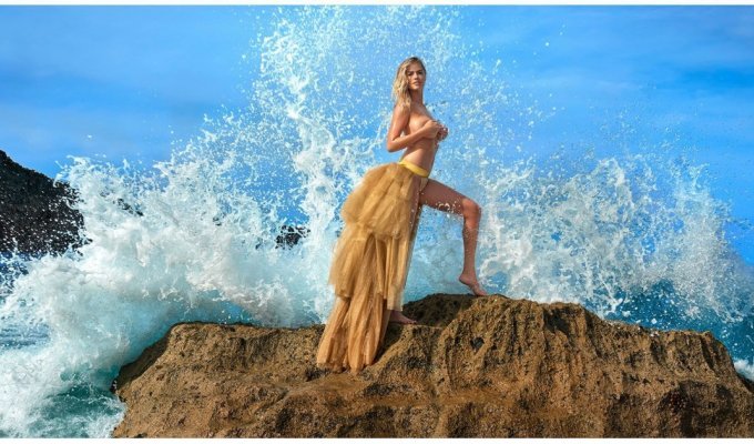 Модель Кейт Аптон свалилась в море во время откровенной фотосессии (46 фото + 1 видео)