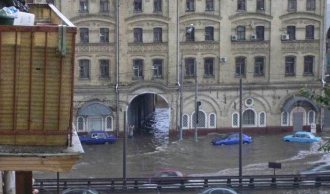 Потоп в Москве (14 фотографий)