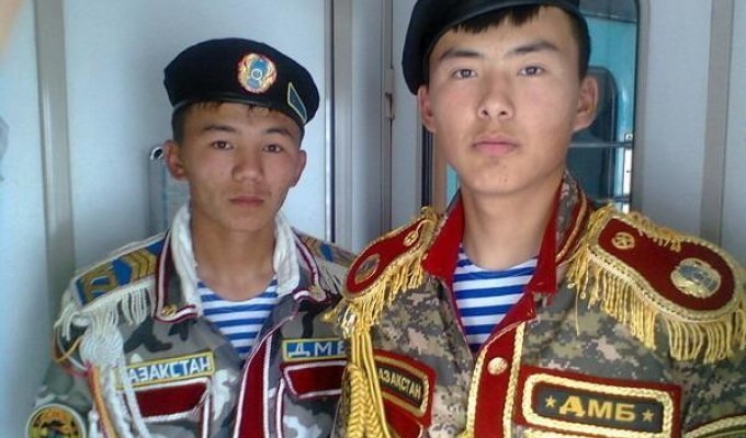 В швейных войcках Казахстана объявлен ДМБ (15 фото + 1 видео)