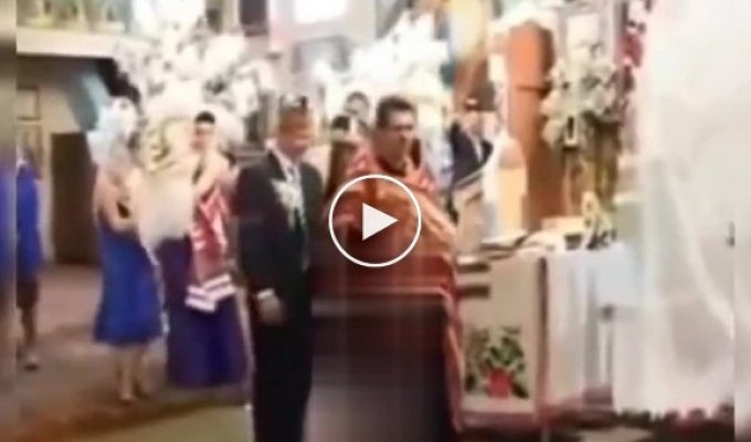 Зажигательная церемония бракосочетания в русской церкви