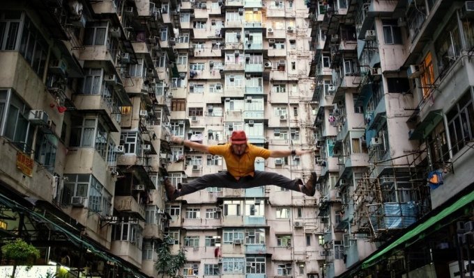 Дом-монстр в Гонконге. Как он выглядит без фотошопа? (14 фото)