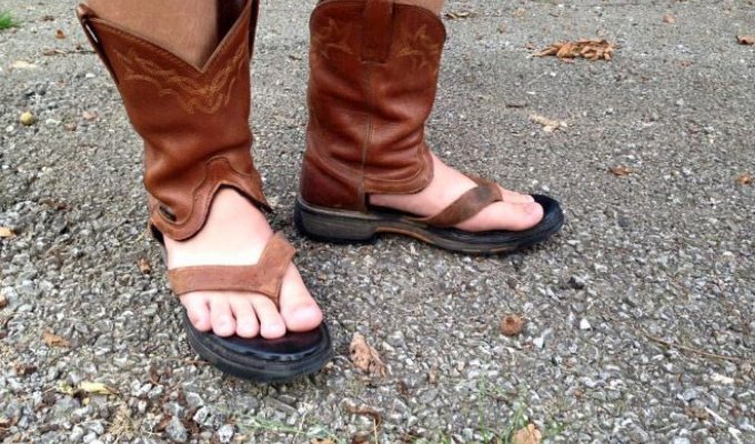Ковбойские сандалии - новый трэш-тренд (14 фото)