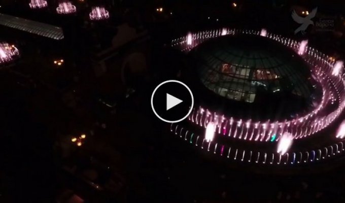 Удивительное шоу фонтанов на Майдане в Киеве