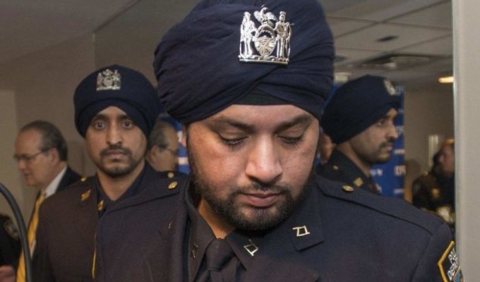 Полицейским Нью-Йорка разрешили носить тюрбан и бороду (5 фото)