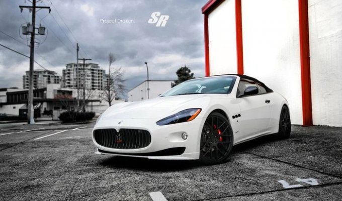 SR Project доработали люксовый Maserati GranCabrio (8 фото)