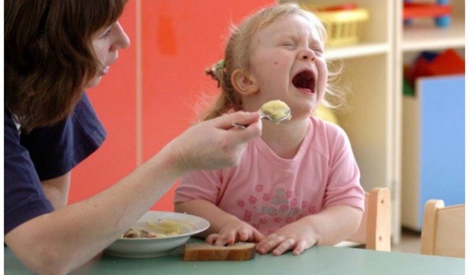 Кошмарная еда нашего детства, от которой даже взрослым становится плохо (14 фото)