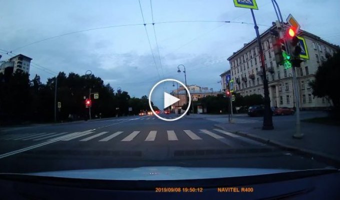 Столкновение на перекрестке в Санкт-Петербурге