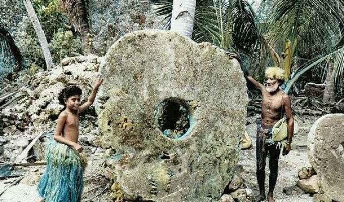 Каменные деньги острова Яп и необычный способ расплачиваться ими (9 фото)