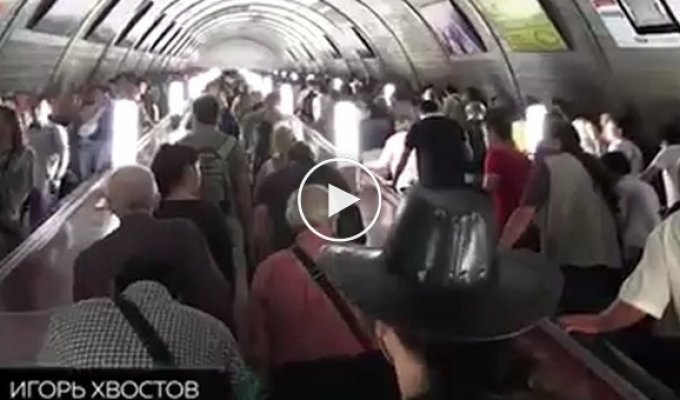 Пассажир метро устроил резню на станции с криком Понаехали