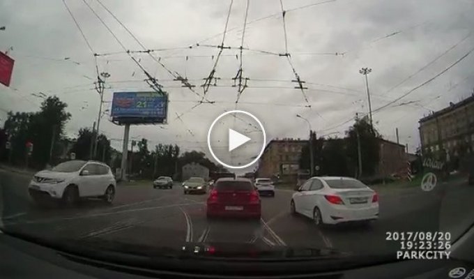 Массовое ДТП из семи машин в Петербурге