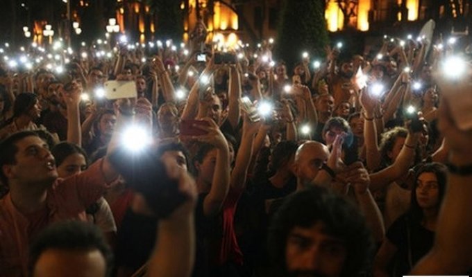 Власти Грузии удовлетворили часть требований участников протеста