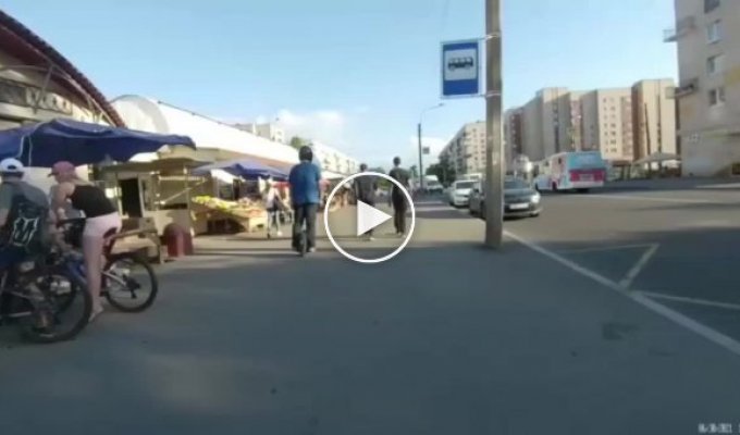 В Петербурге мужчина на моноколесе сбил четырёхлетнего мальчика