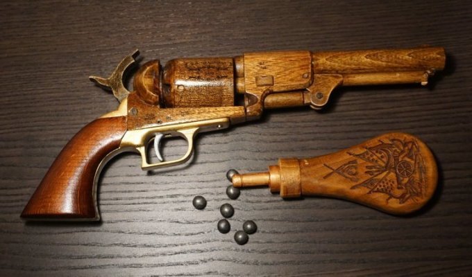 Револьвер Colt Dragoon 1848 из дерева (18 фото + 1 видео)