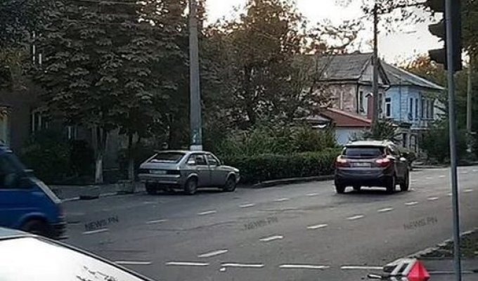 В Николаеве столкнулись Toyota и «Москвич» (2 фото + 1 видео)