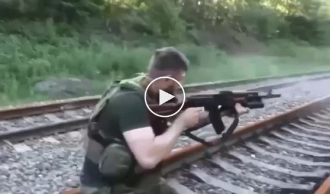 Кадыровский тик-токер провел ожесточенный бой с рельсами