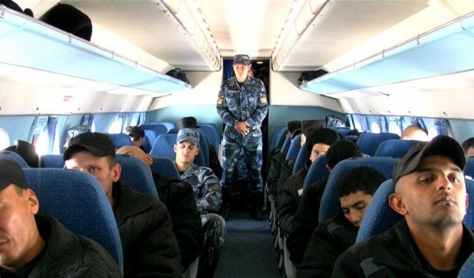 Авиазак - самолёт для заключённых (3 фото)