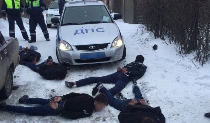В Ростове-на-Дону полицией задержаны воры (4 фото + видео)