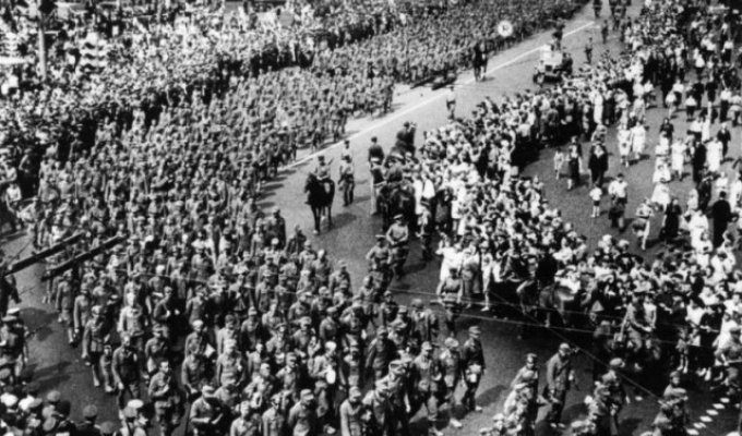 Марш пленных немцев по Москве (25 фото)