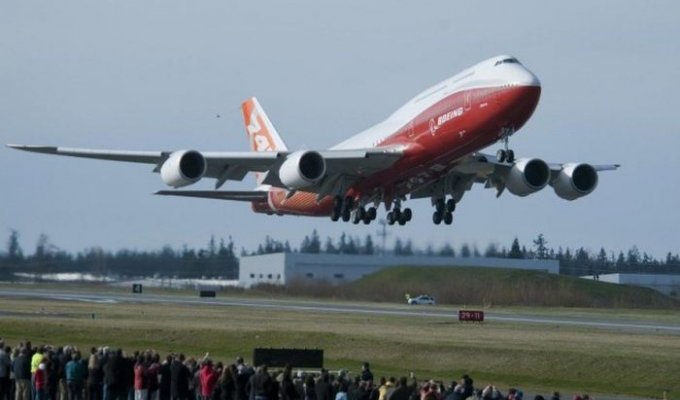 Роскошный воздушный дворец Boeing 747-8 VIP (11 фото)