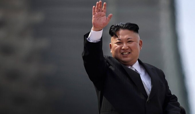 Он улетел: Ким Чен Ын снова скрывается от публики, а его самолет стартовал на север (2 фото)