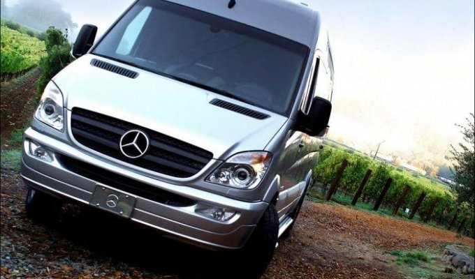 Салон в автомобиле Mercedes Benz Van (24 фото)
