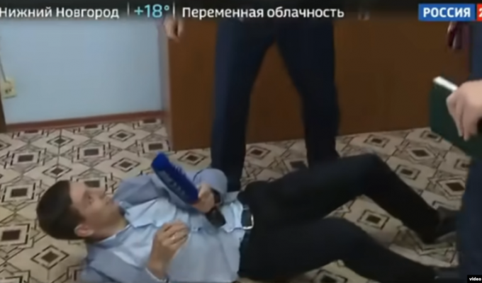 Напавший на журналиста чиновник из Хакасии пожаловался в полицию (1 фото)