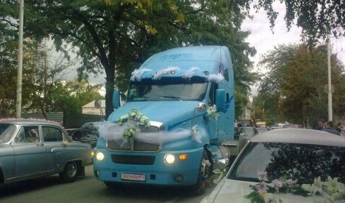 Свадебный грузовик (5 фото)