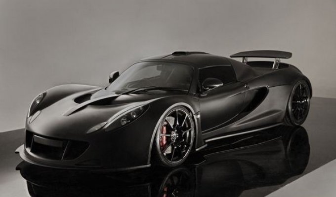 Суперкар Venom GT (10 фото)