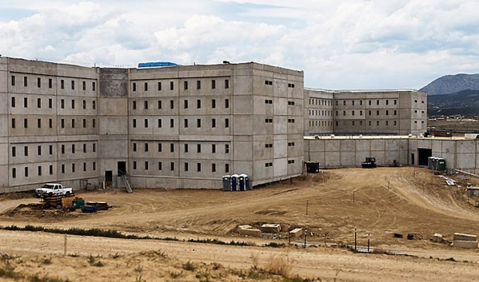Добро пожаловать в Тюремную Долину (11 фото)