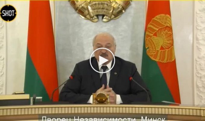 Александр Лукашенко пожаловался Путину на то, что тот не взял его в Крым