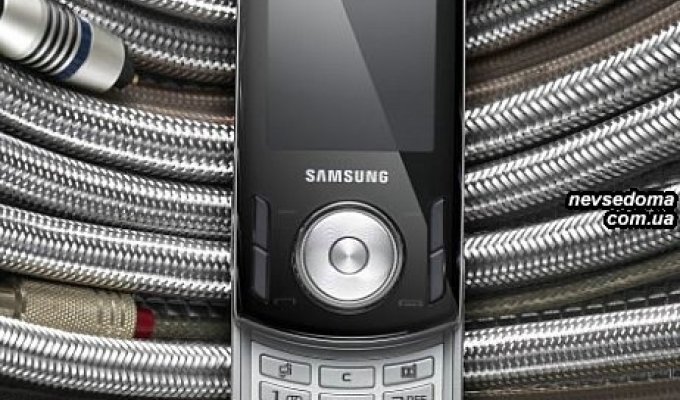 Samsung F400 – двойной музыкальный слайдер