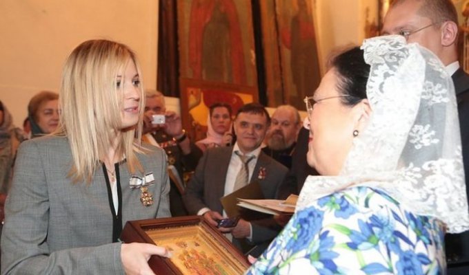 Наталья Поклонская была награждена Императорским Орденом Святой Анастасии (3 фото)