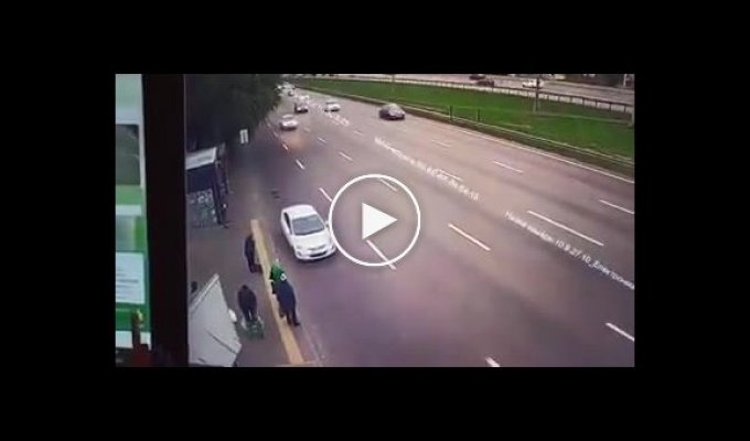 Видео страшного ДТП на Окружной в Киеве с двумя погибшими