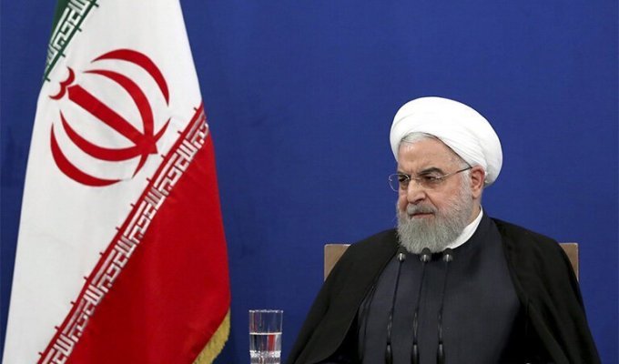 Президент Ирана издал указ о помощи пострадавшим от повышения цен на топливо (2 фото)