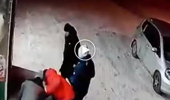 Подростки напали на женщину-таксиста и угнали ее автомобиль