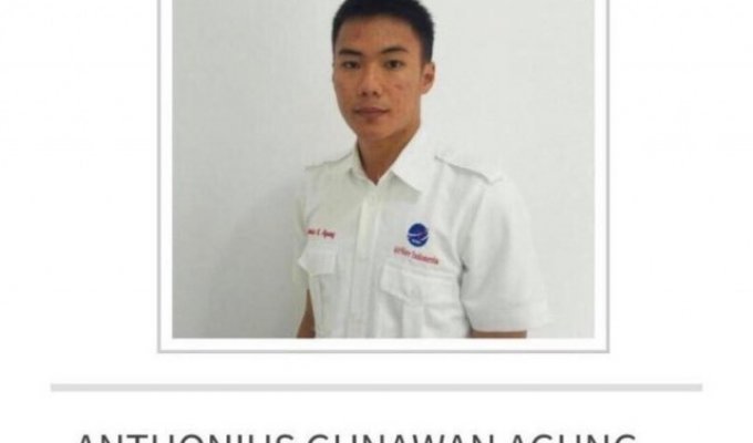 Авиадиспетчер в Индонезии спас жизни пассажиров авиалайнера ценой своей жизни (2 фото)