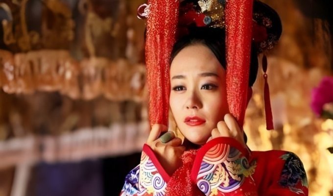Красный  платок от китайского императора — самый страшный и жестокий  «подарок» для наложницы в гареме (6 фото)
