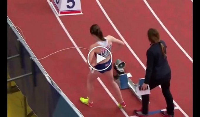 Британская легкоатлетка Лора Мьюр пробежала круг почета, несмотря на запрет организаторов