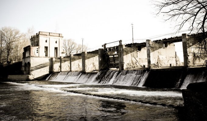 Заброшенная Лыковская ГЭС (32 фото)