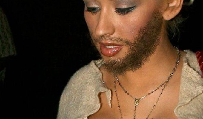 Если бы голливудские барышни носили бороды (44 фото)