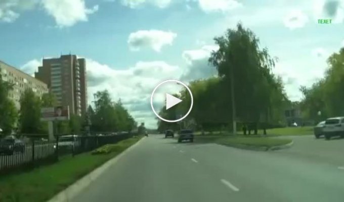 В Нижнекамске автомобиль сбил женщину с ребенком в коляске