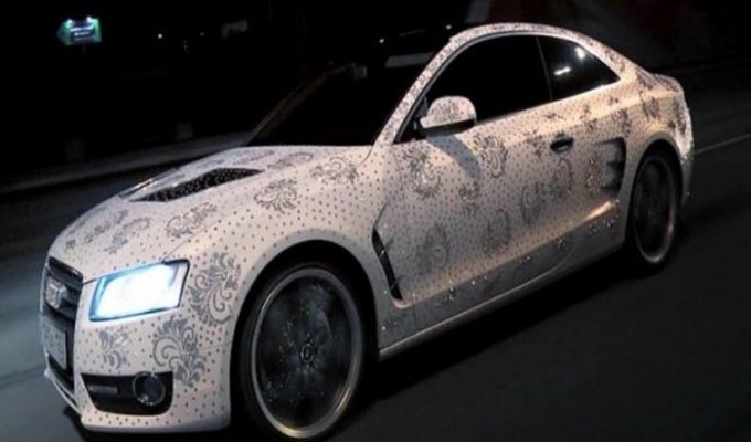 450.000 кристаллов Сваровски на Audi A5 (6 фото)