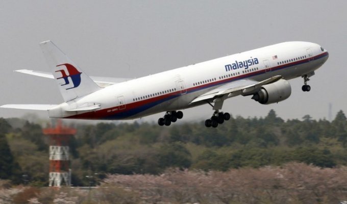 Австралийский инженер нашел на Google Earth исчезнувший Boeing 777 авиакомпании Malaysia Airlines (4 фото)