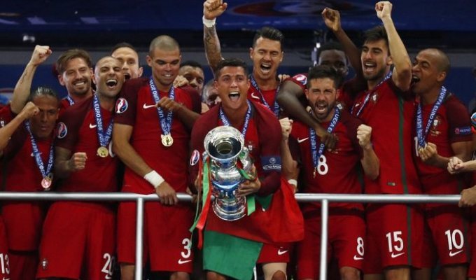 Сборная Португалии выиграла Евро-2016 (22 фото + 3 видео)