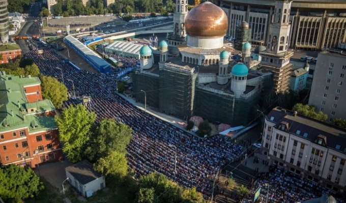 Празднование Ураза-Байрам в Москве (37 фото)