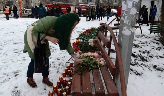 Трагедия в Кемерово. Пожар в ТЦ "Зимняя вишня" (10 фото)