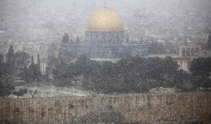 Иерусалим занесло снегом (43 фото)