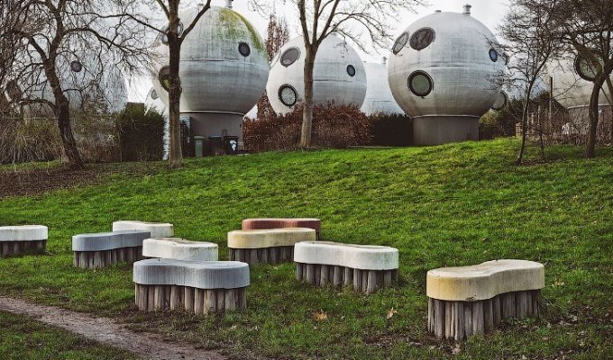 Инопланетная архитектура Нидерландов: Bolwoningen (15 фото)