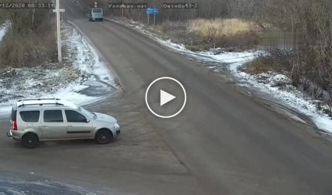Нерешительный водитель устроил ДТП в Тульской области